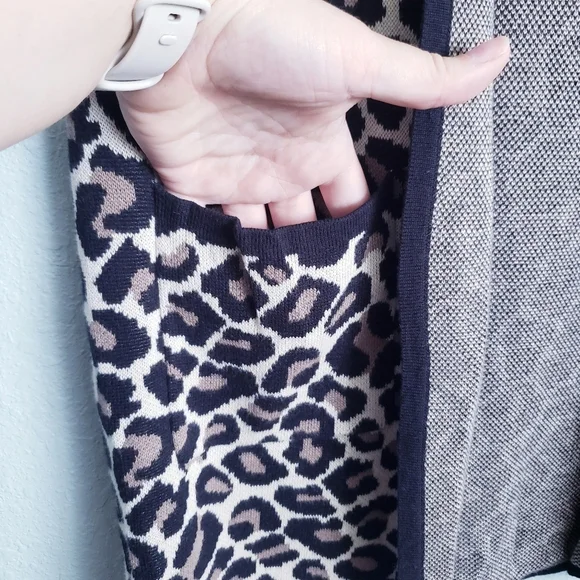 Chicos Maggie Jacquard Leopard-Print Vest - Picture 4 of 8